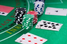 Live roulette table on rtp jostoto showing betting layout and dealer